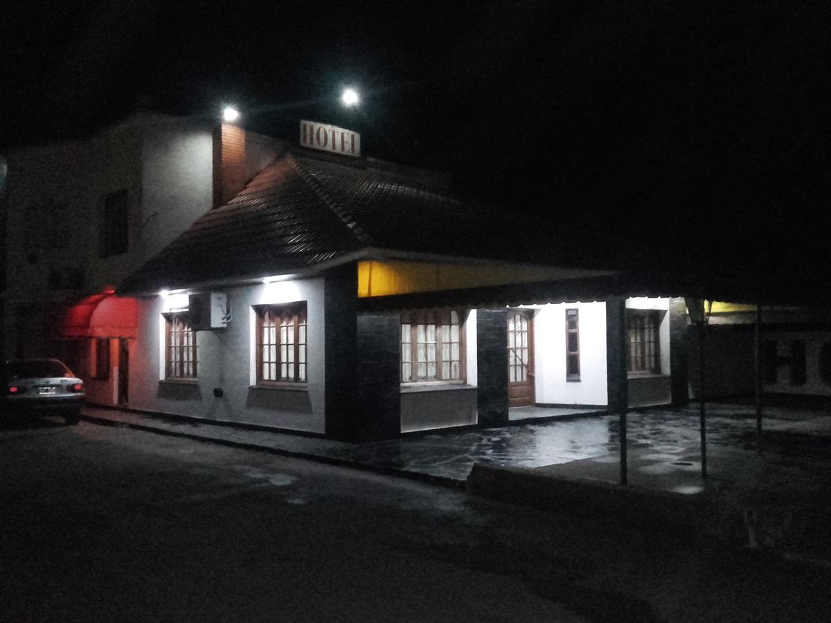 Hotel Y Restaurant Don Quijote Macachin  Bagian luar foto